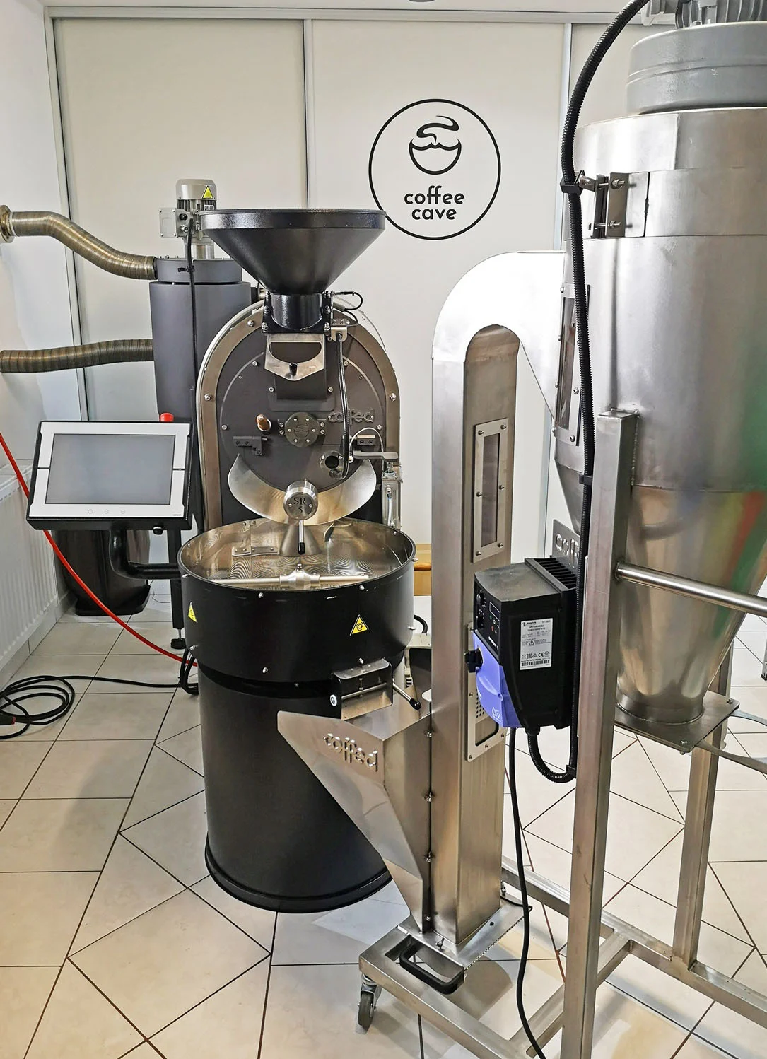 Piec i wyposażenie palarni Coffee Cave w Ujściu